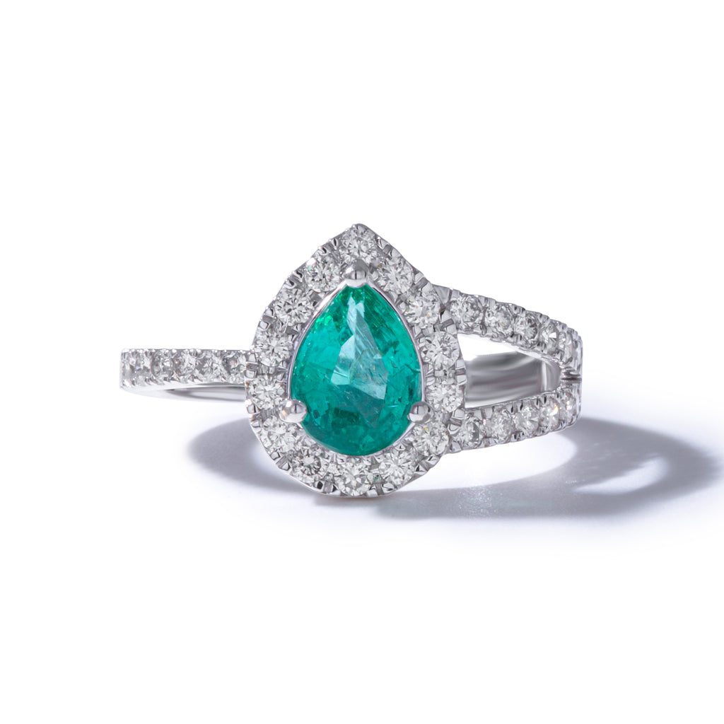 Emerald Aura Diamond Ring