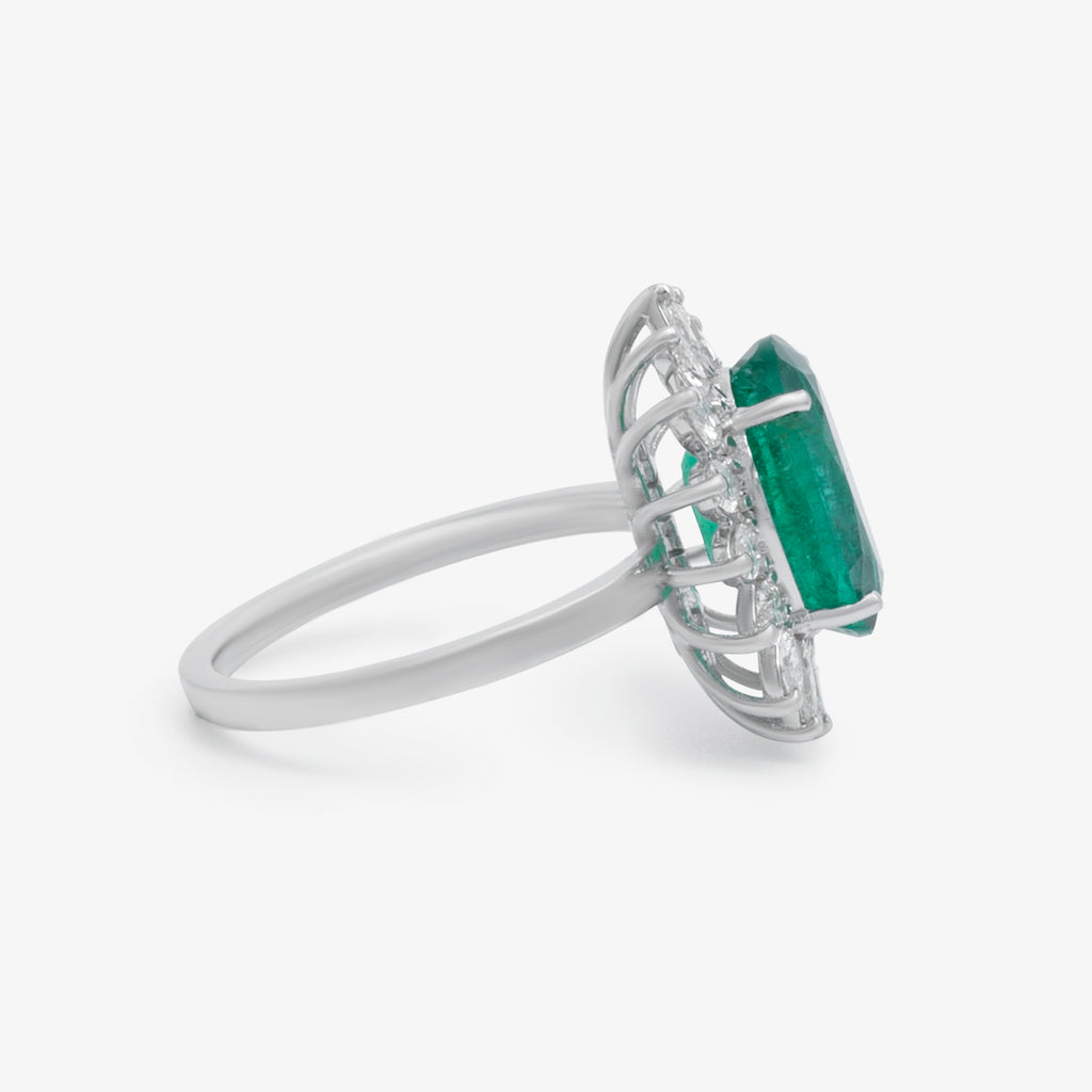 Oval Shape Emerald Ring