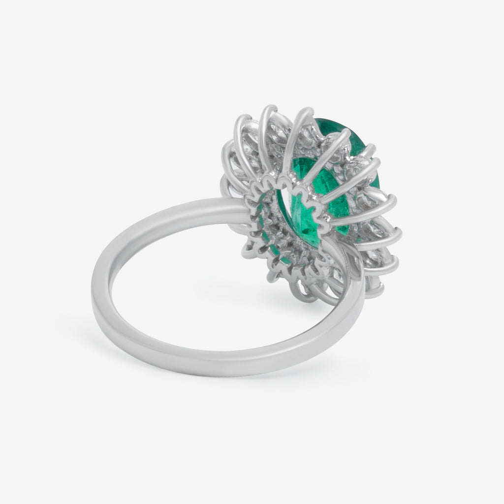 Oval Shape Emerald Ring